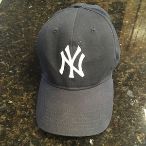 Charcoal NY Yankees hat